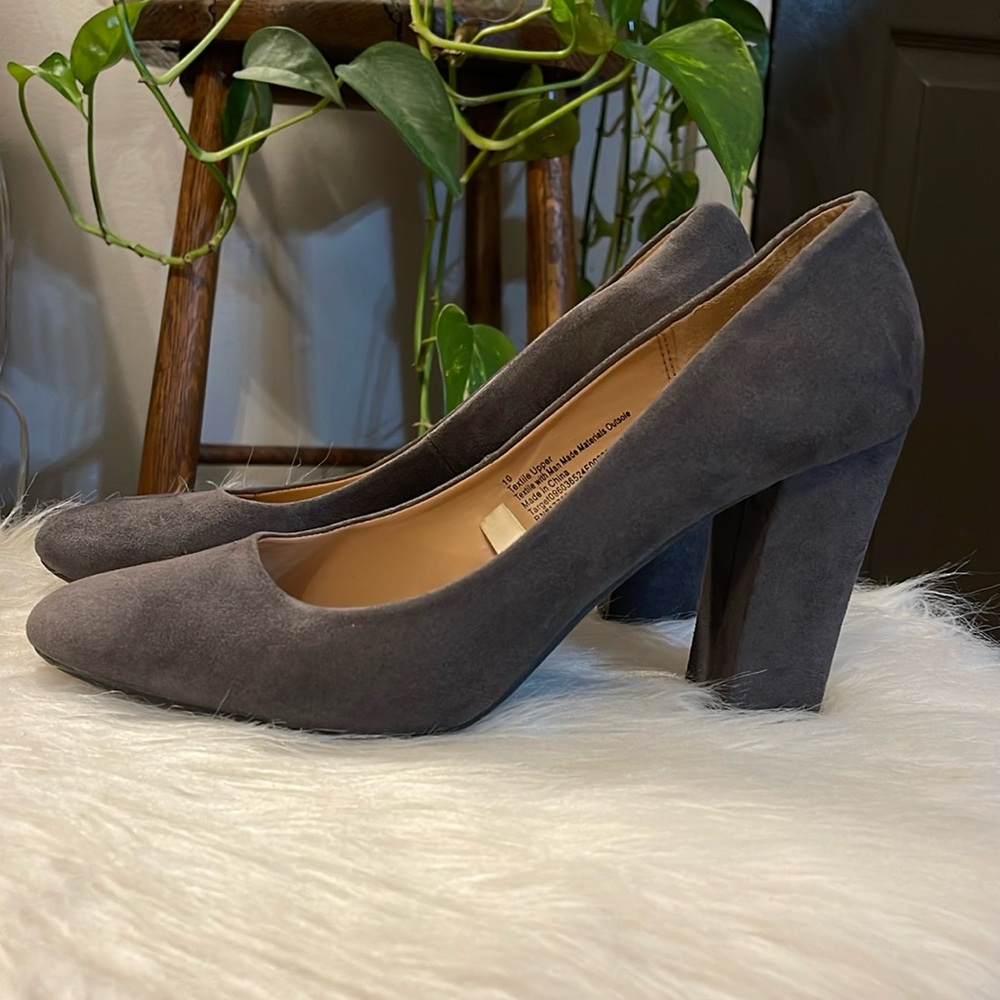 Grey target suede closed toe heels, only worn once!